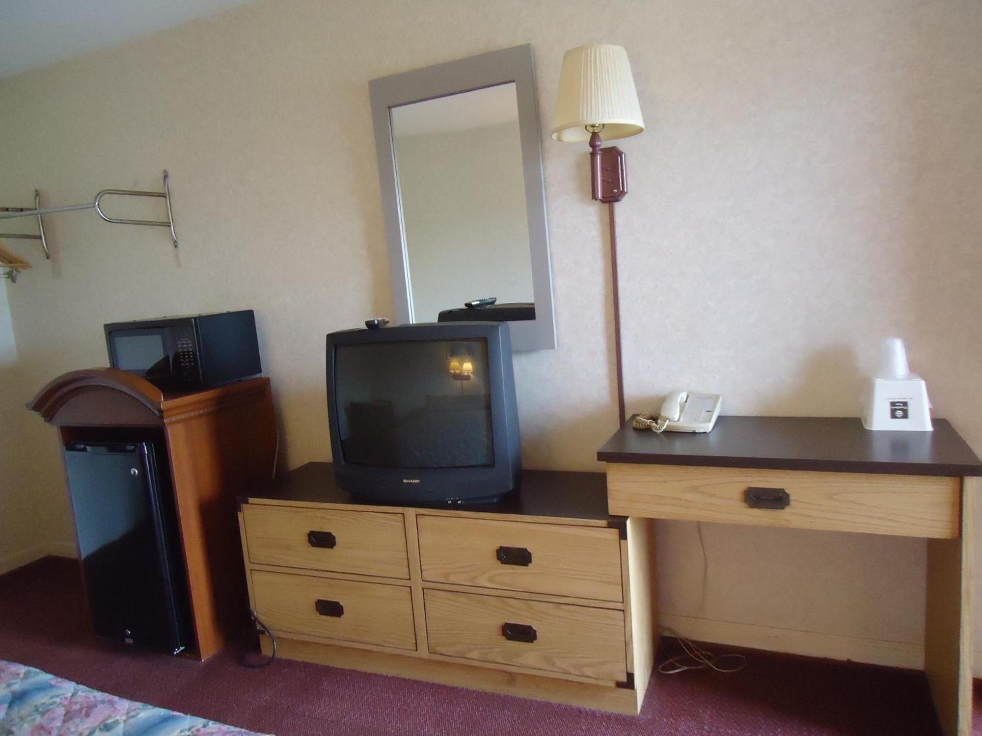 Welborn Motel - Hamptonville Екстер'єр фото